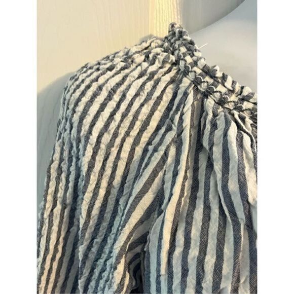 Max Studio Blue and White Striped Top. Scoop Neck.  Size Large - Picture 4 of 5